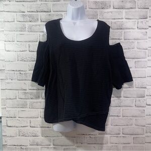 Lane Bryant Cold Shoulder Short Sleeve Asymmetrical Hem Textured Top 26/28